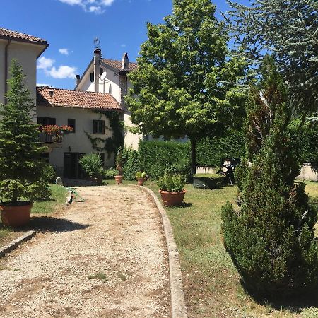 فيلا بيسكاسيروليفي Casa Con Giardino المظهر الخارجي الصورة
