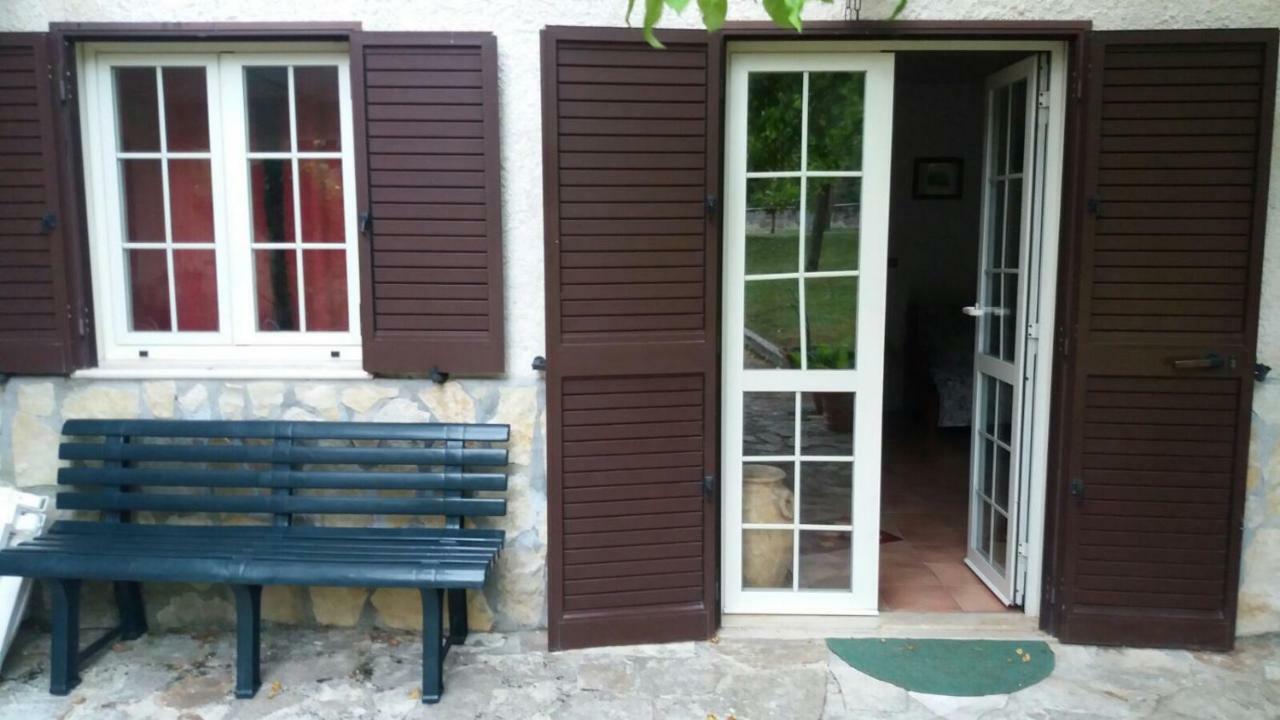 فيلا بيسكاسيروليفي Casa Con Giardino المظهر الخارجي الصورة