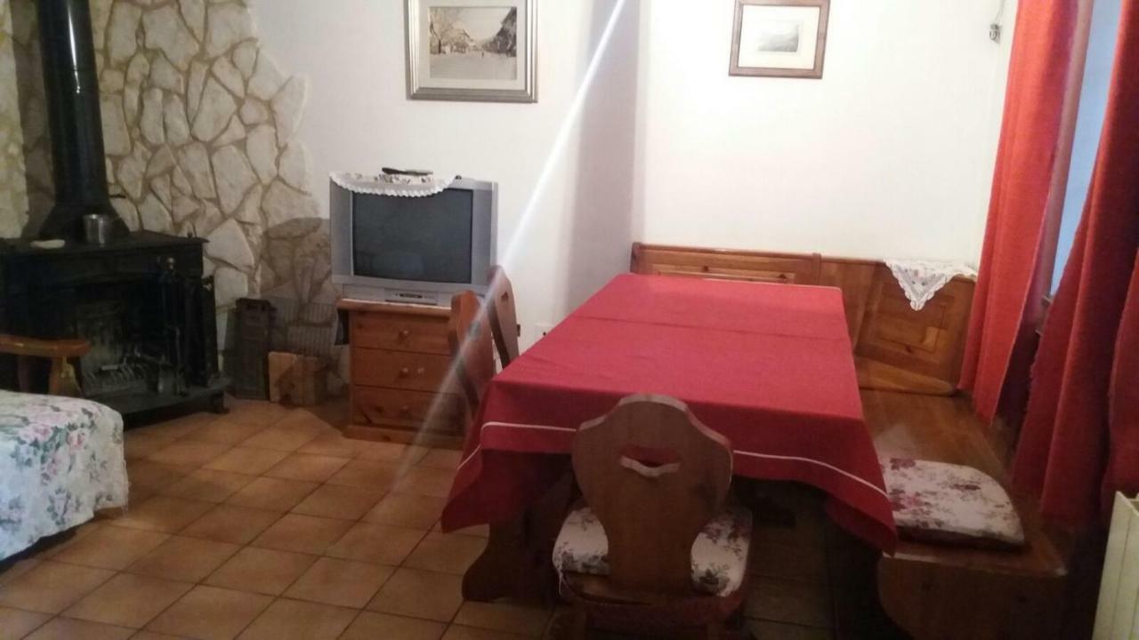 فيلا بيسكاسيروليفي Casa Con Giardino المظهر الخارجي الصورة