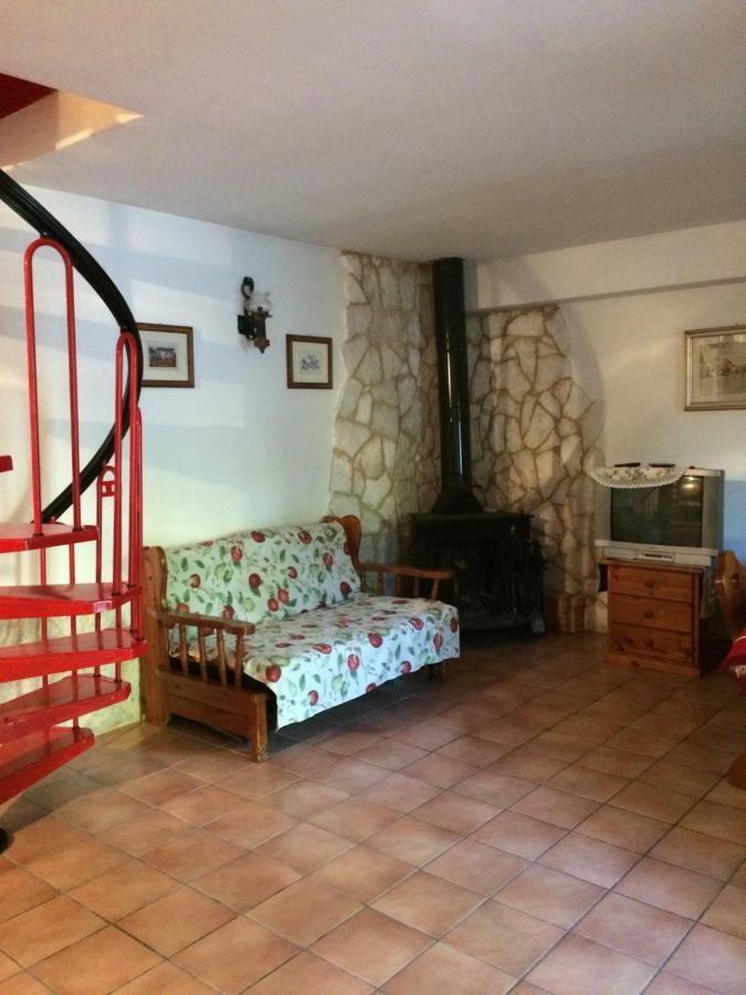 فيلا بيسكاسيروليفي Casa Con Giardino المظهر الخارجي الصورة