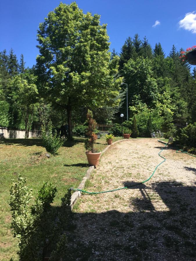 فيلا بيسكاسيروليفي Casa Con Giardino المظهر الخارجي الصورة